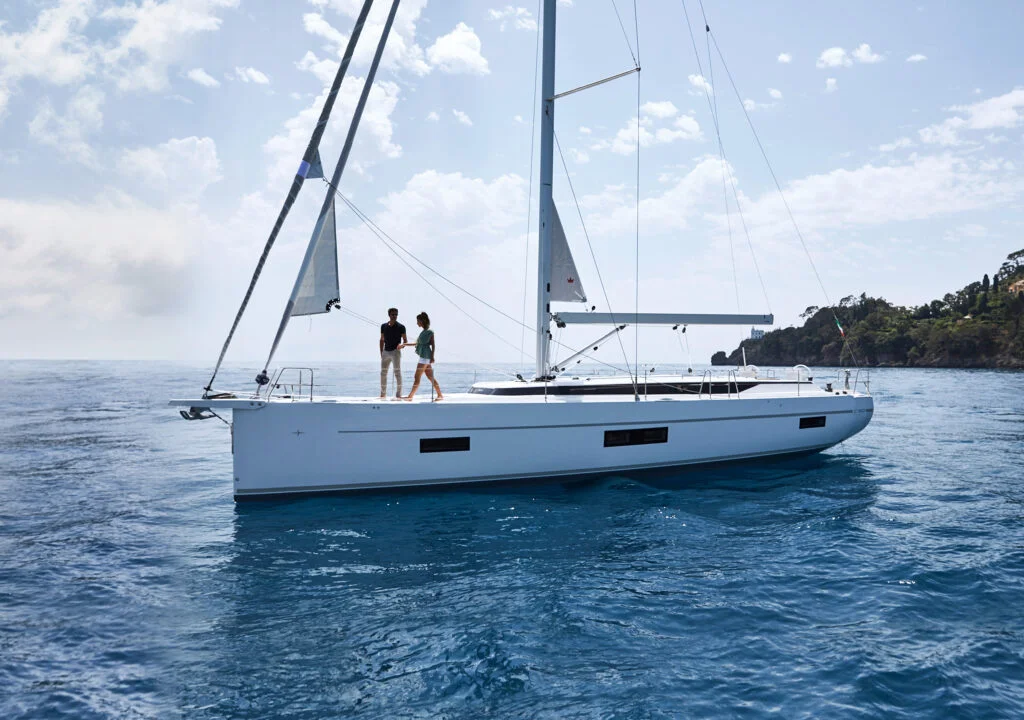 Bavaria-Sailing-Yachts-hero2